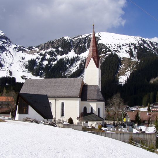 Kath. Pfarrkirche hl. Jakobus d. Ä. und Friedhof
