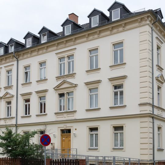 Mietshaus in halboffener Bebauung Zwingerstraße 34