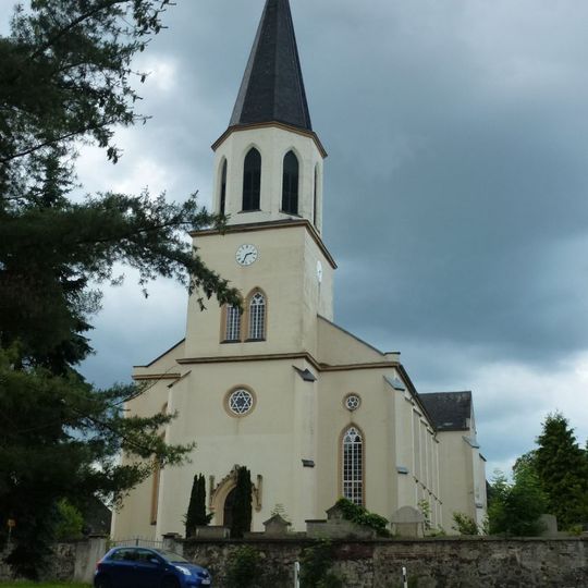 Kirche, Kirchhof und Kirchhofsmauer Döbelner Straße -