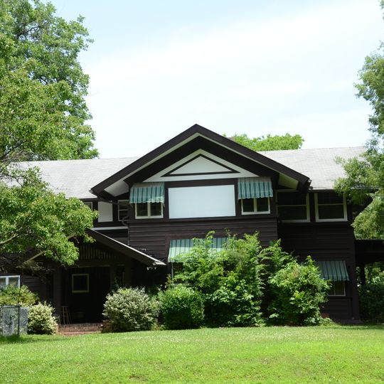 MacMillan-Dilley House