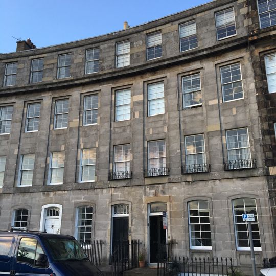 Edinburgh, 8-10 Gardner's Crescent