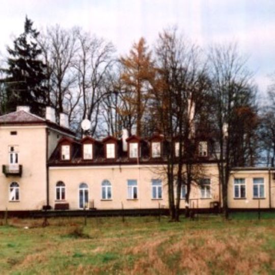 Zespół dworski, ob. dom pomocy społecznej