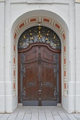 Entrance 1