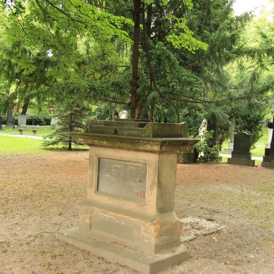 Ondrejský cintorín, náhrobok