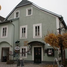 Wohn- und Geschäftshaus, ehem. Stadtbibliothek