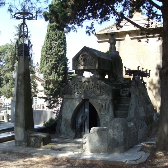 Panteó Sallarés Deu