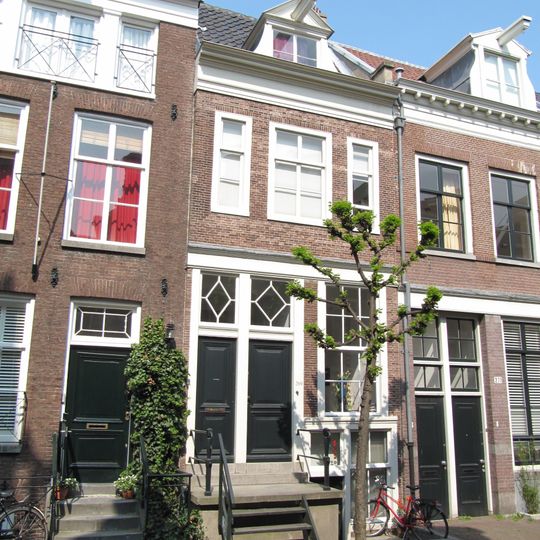 Huis onder dwars dak