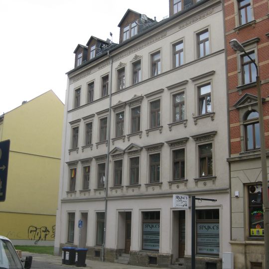 Mietshaus in ehemals geschlossener Bebauung Hainstraße 99