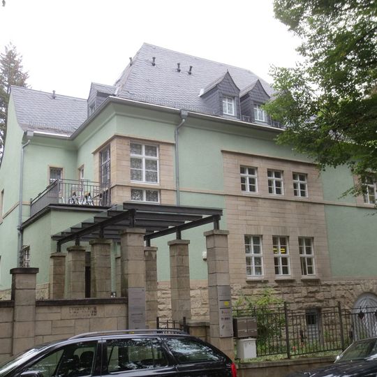 Villa mit Garten und Einfriedung Enzmannstraße 4