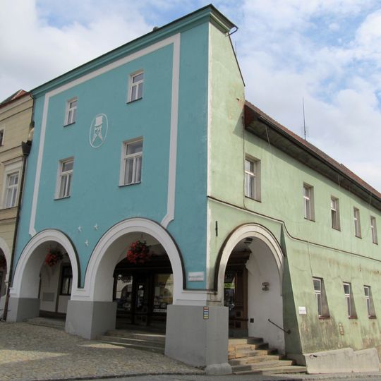 Husovo náměstí 1232