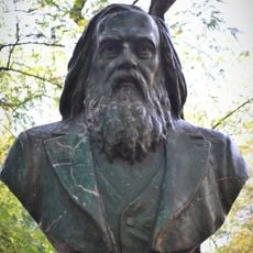 Monument to Mendeleev in Mariupol