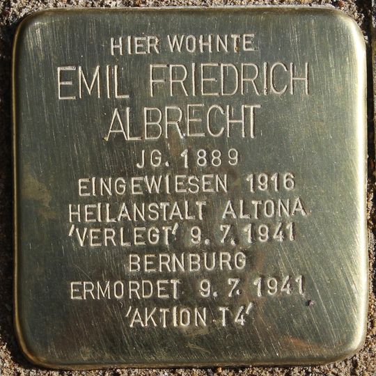 Stolperstein en memoria de Emil Friedrich Albrecht