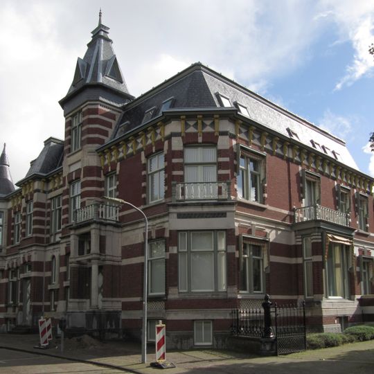 Florapark 10-11, Haarlem