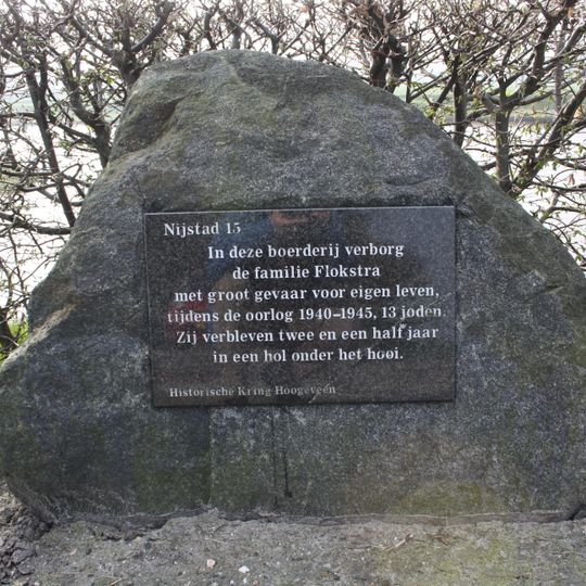 Monument voor de familie Flokstra