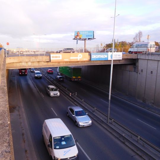Bridge of Mladoboleslavská - Čakovická over Kbelská street