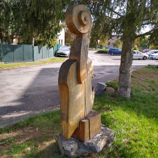 Plastika v parku ve Voznici