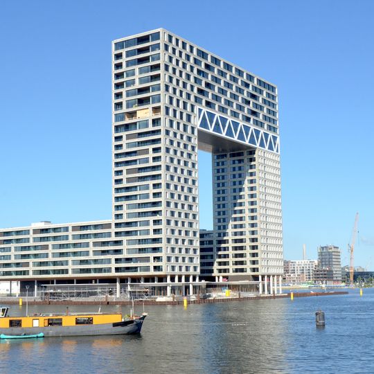 Pontsteiger building