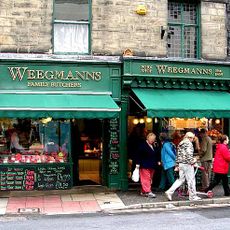 4 And 6, Market Place