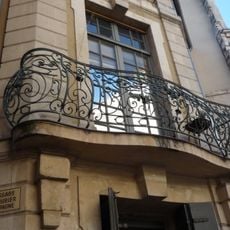 Maison, angle passage du Mûrier-d'Espagne et place des Halles