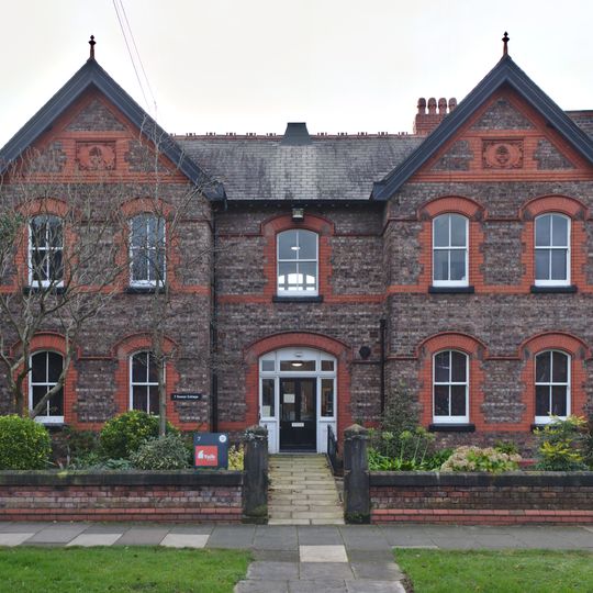 7 New Hall, Longmoor Lane