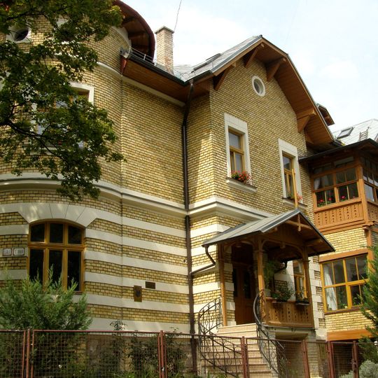 Nájomný dom so záhradou, záhrada