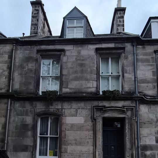 9 Queen's Gardens, St Andrews
