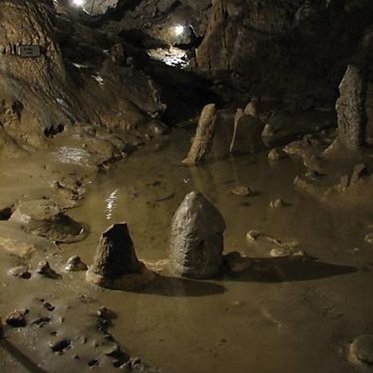 Polovragi cave