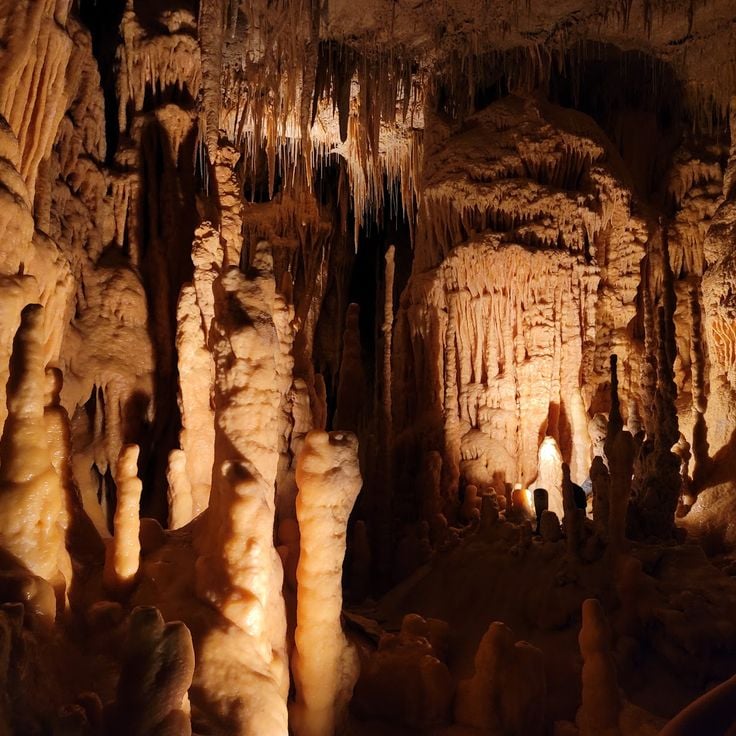 Cavernes Natural Bridge