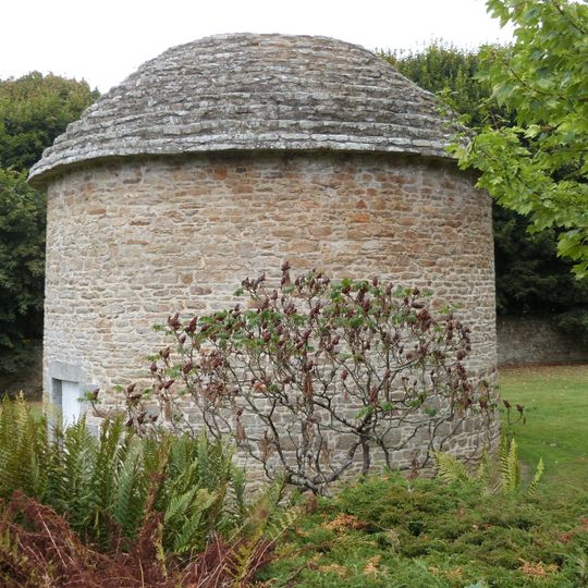 Taubenturm Château de la Houssaye