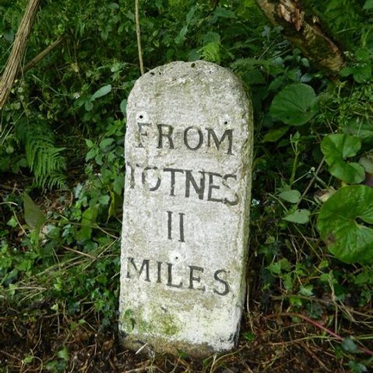 Milestone, 150m S of entrance to Hoodown Farm