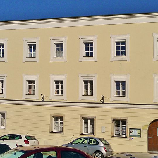 Ehemaliges Nebengebäude des Kanonikatshofes Fugger , später Knabenseminar, seit 1890 Dompfarrhof St. Stephan