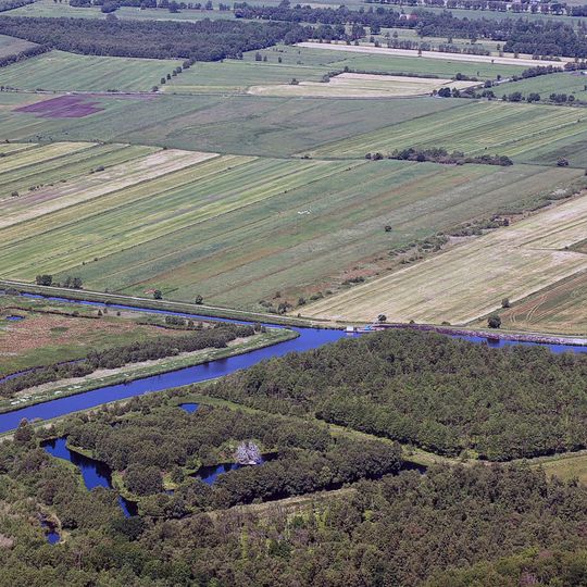 Holzurburg am Bederkesaer See