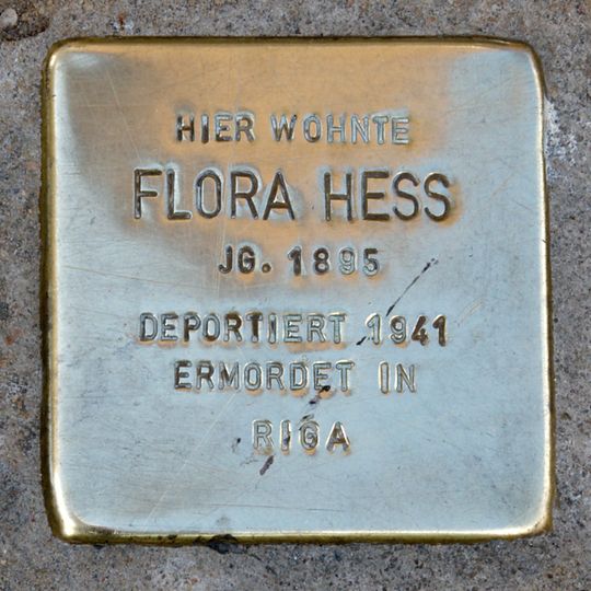 Stolperstein en memoria de Flora Hess
