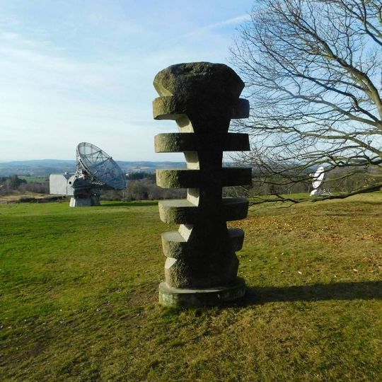 Plastika Vepice v areálu Astronomického ústavu v Ondřejově