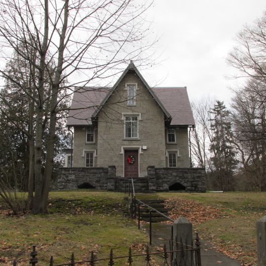 Taconic and West Avenues Historic District