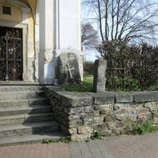 Křížové kameny u kaple v Nádražní ulici v Pelhřimově