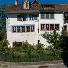 Residential building with shed