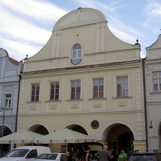 Náměstí Míru čp. 48