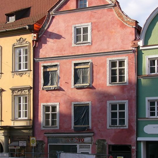 Wohn- und Geschäftshaus