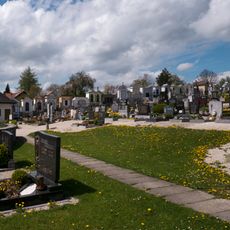 Friedhof christlich mit Priestergrab