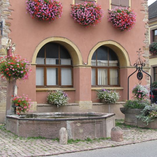 Fontaine et puits de Westhalten