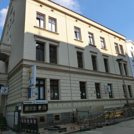 Wohnhaus in nach rechts geschlossener Bebauung Jakobstraße 12