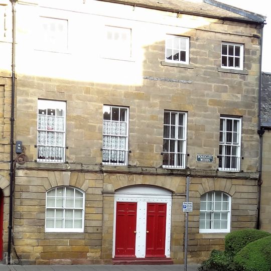 4 And 6, Bondgate Within