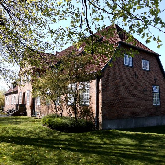 Claus-Sinjen-Straße 1, Pächterwohnhaus