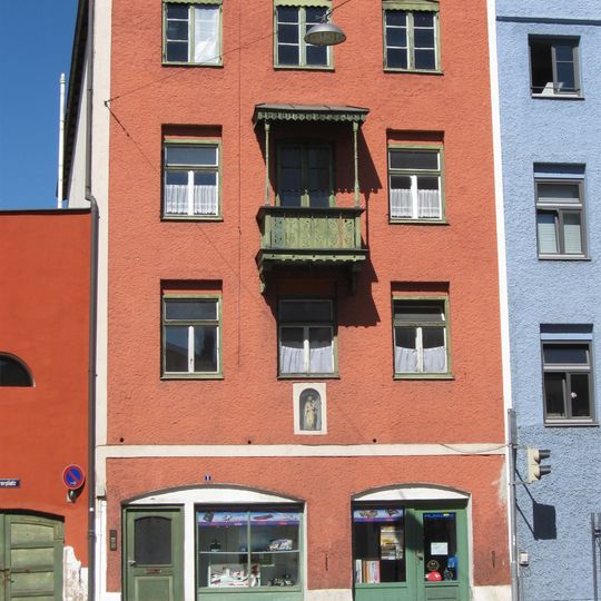 Wohn- und Geschäftshaus