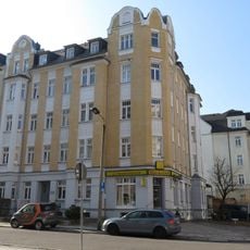 Mietshaus in Ecklage mit Vorgarten Georg-Landgraf-Straße 33