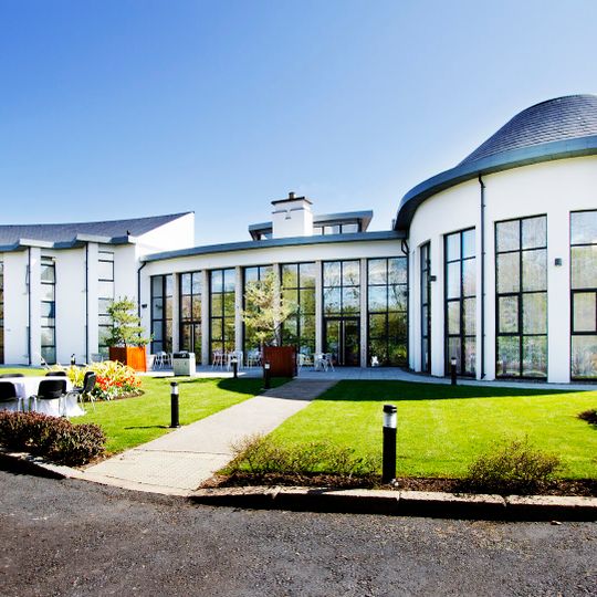 La Mon Hotel & Country Club