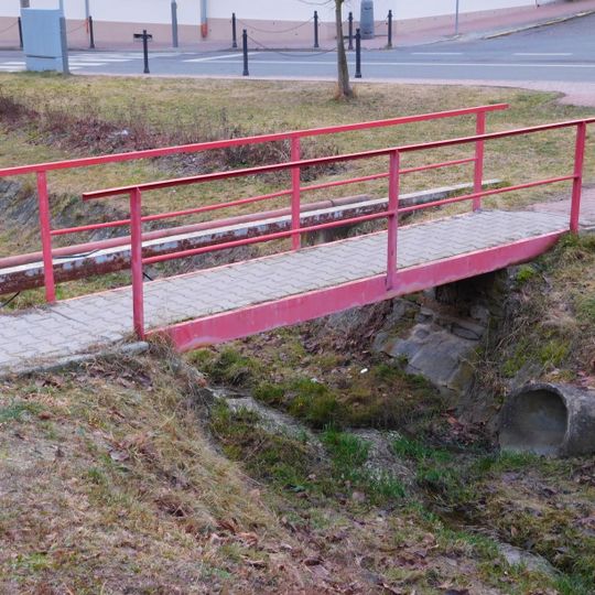 Footbridge over Vrutice above elementary school in Velká Chuchle