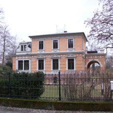 Villa mit Garten und Einfriedung Mittelstadt 8