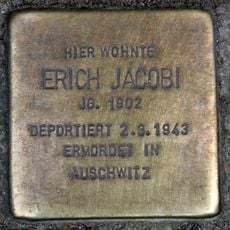 Stolperstein en memoria de Erich Jacobi